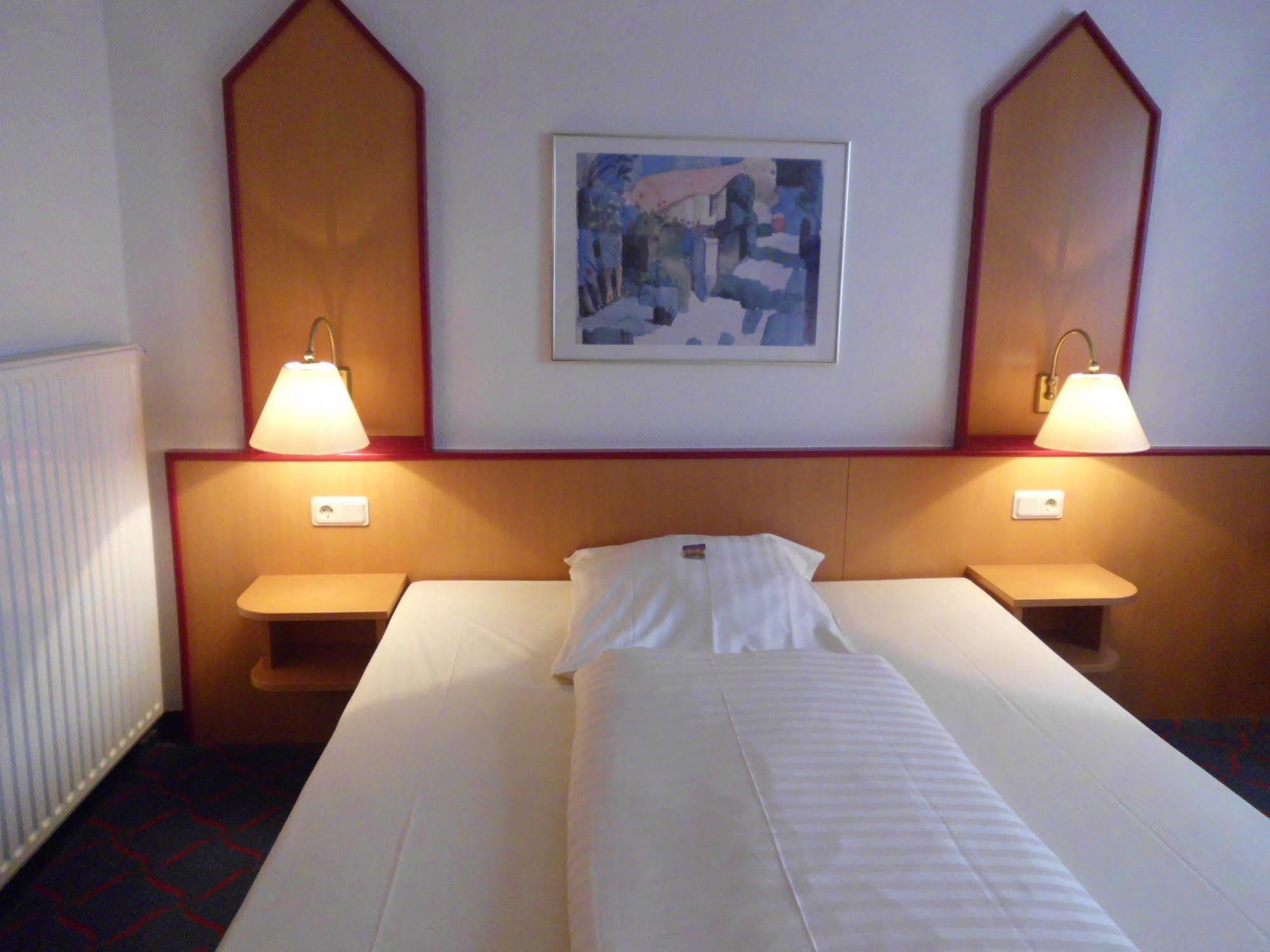 Hotel Montana Lauenau Buitenkant foto