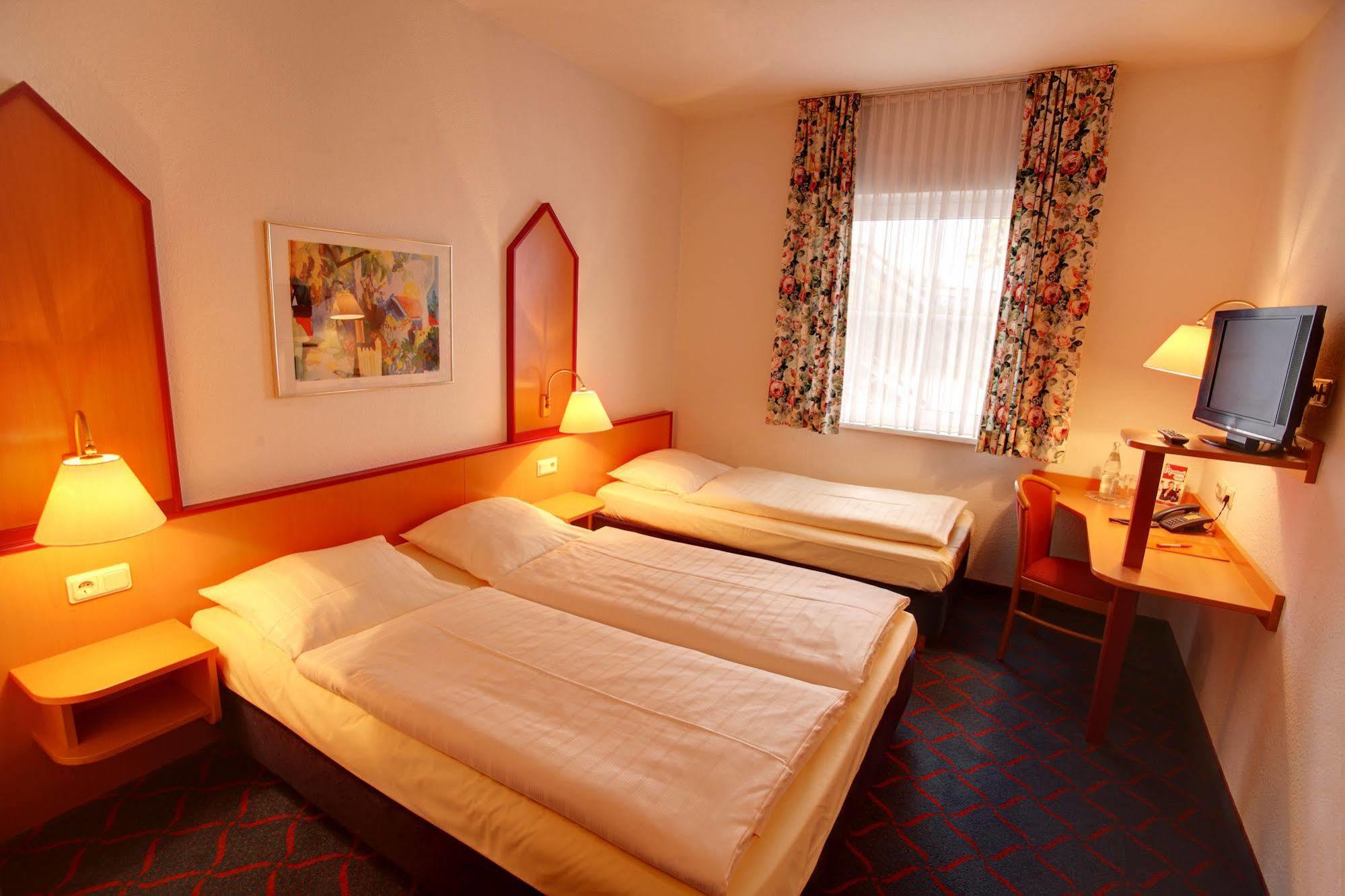 Hotel Montana Lauenau Buitenkant foto