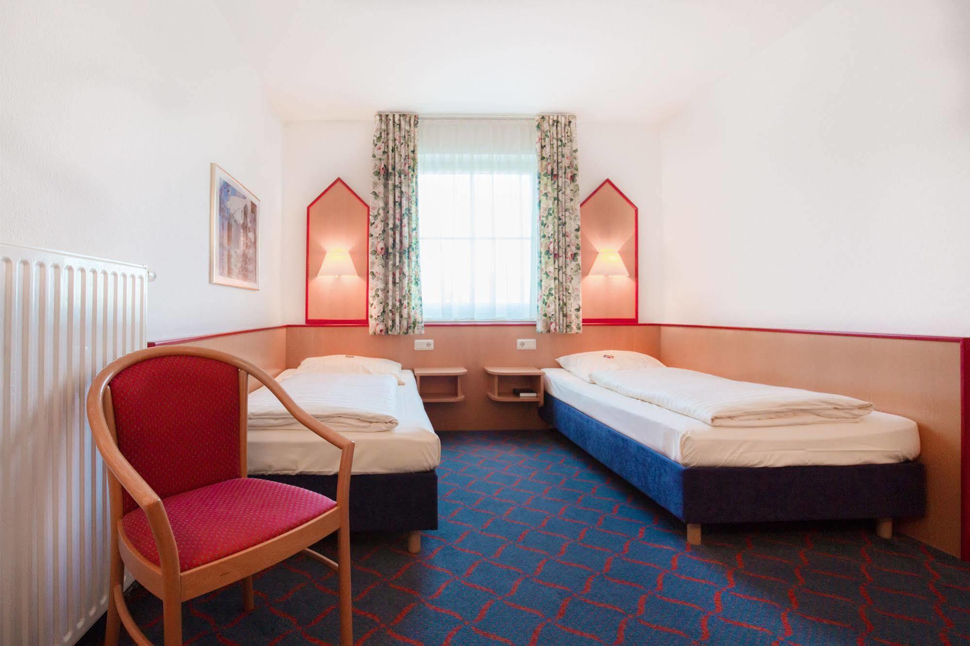 Hotel Montana Lauenau Buitenkant foto