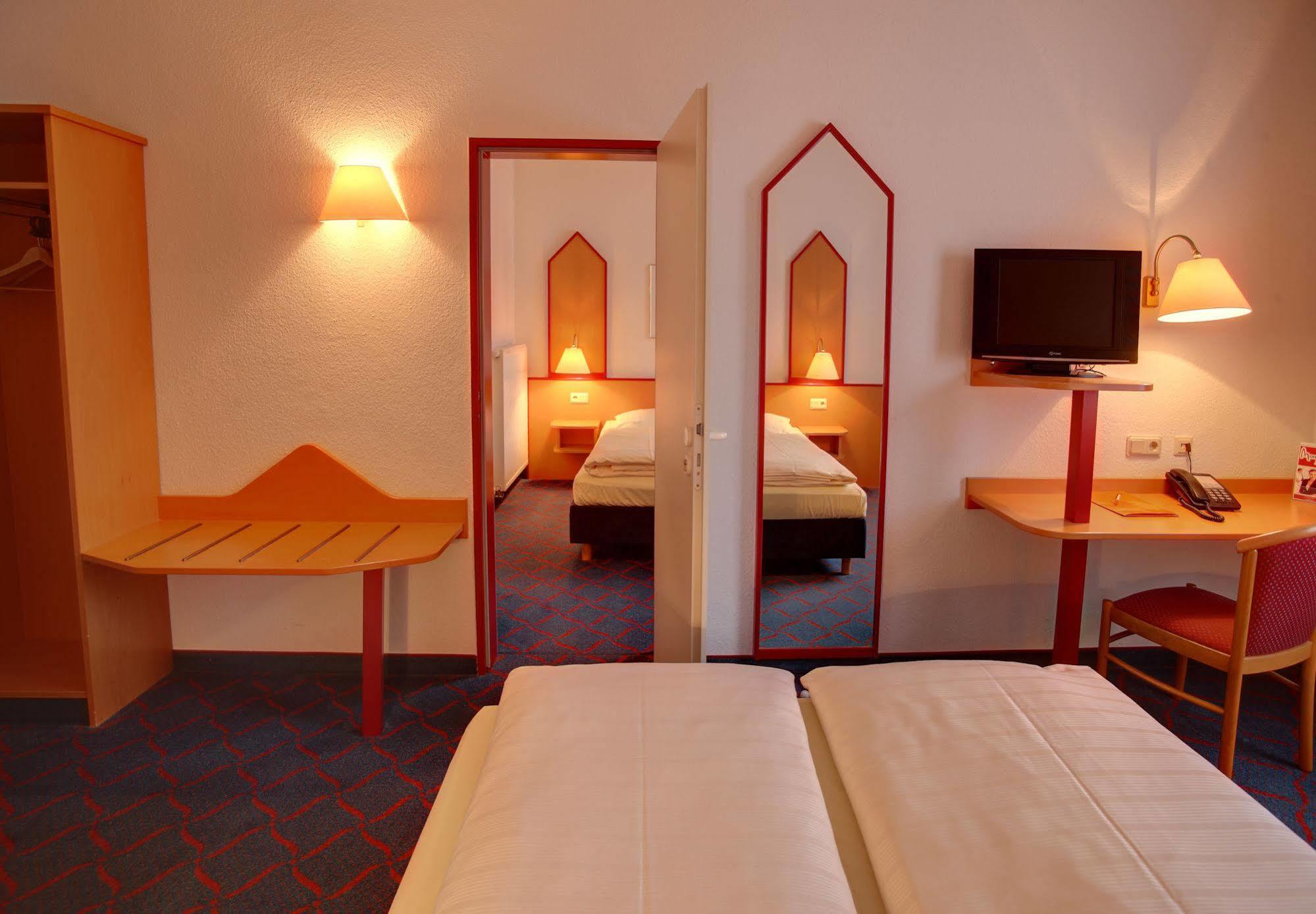 Hotel Montana Lauenau Buitenkant foto