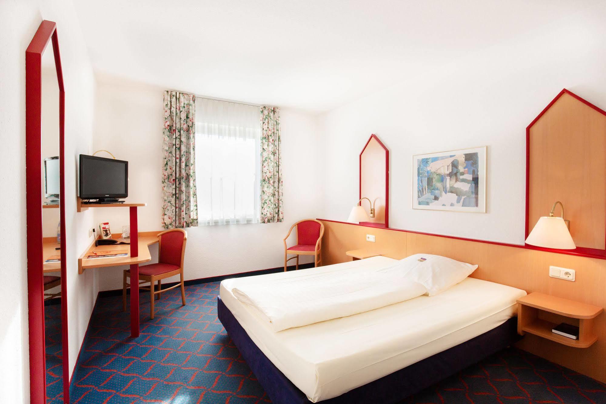 Hotel Montana Lauenau Buitenkant foto
