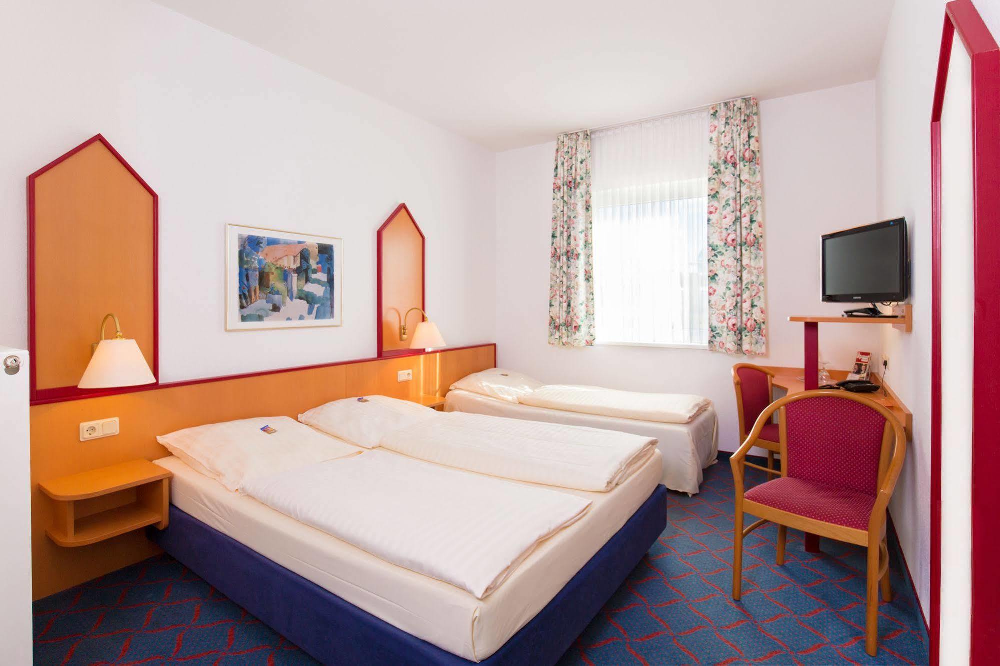 Hotel Montana Lauenau Buitenkant foto